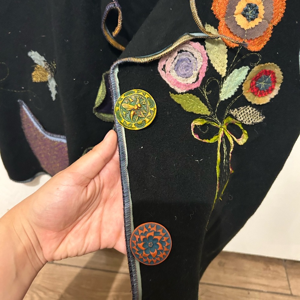 Pattern Vest - Picture 2 of 3